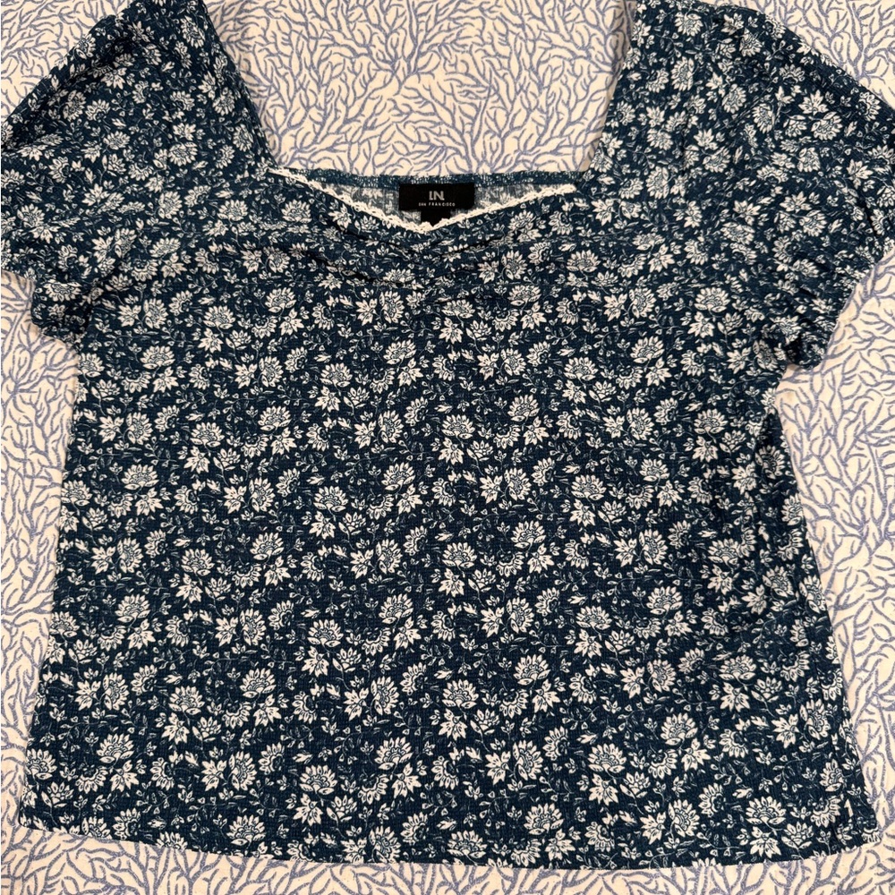 Floral Short Sleeve Crop Top — Navy Floral